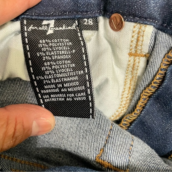 7 For All Mankind Women’s Flare Jeans Size 28 Dark Wash Embroidered Pockets - Picture 11 of 15